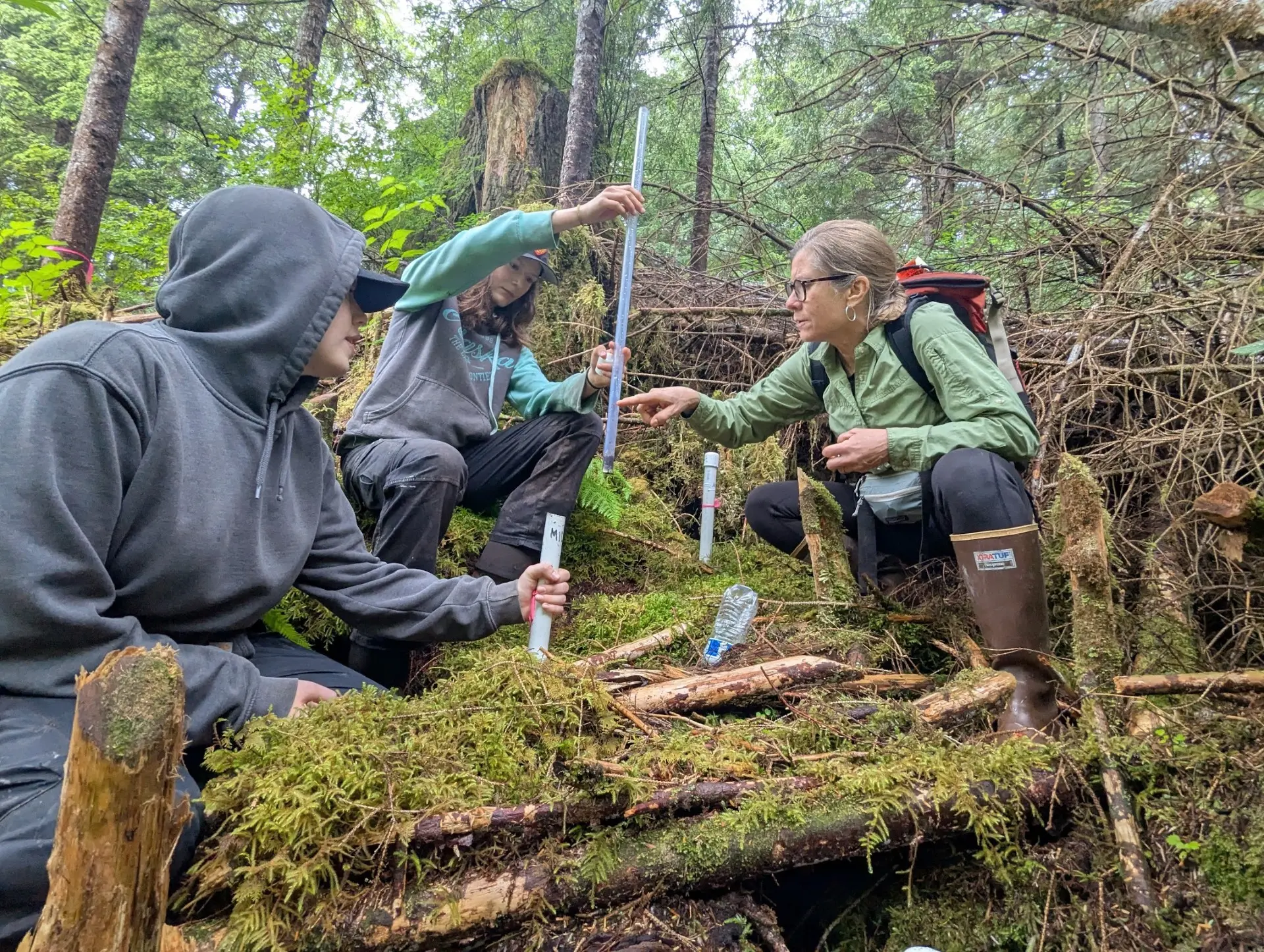 Kuti Project Image 3 - Students Working Outside
